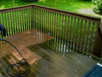 power wash and staining deck in Vaughan